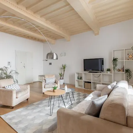 Iflat Navona White And Stylish Apartmán