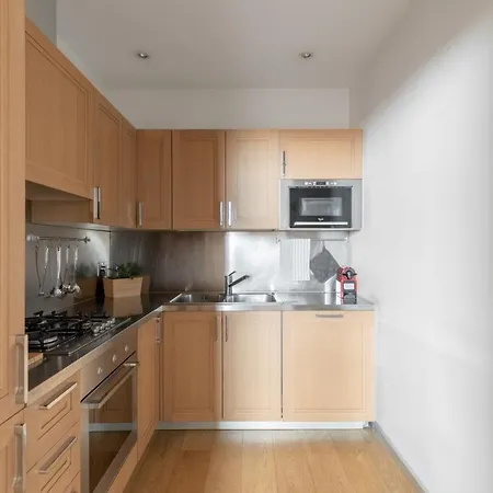 Iflat Navona White And Stylish * ローマ